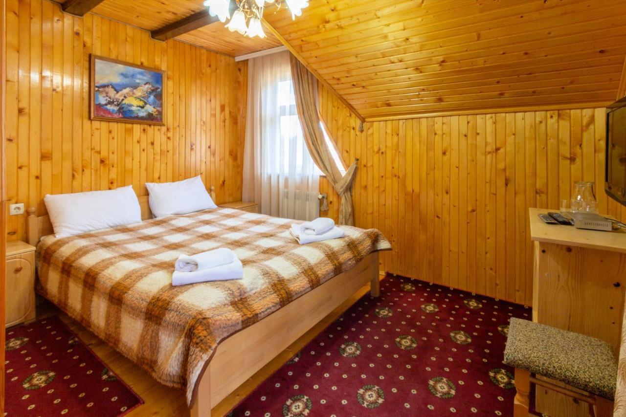 Hotel У Мар'Яни І Назара Jaremtsche Exterior foto